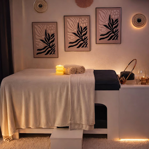 The Glow Beauty Bar | Massages & HeadSpa | LE CANNET