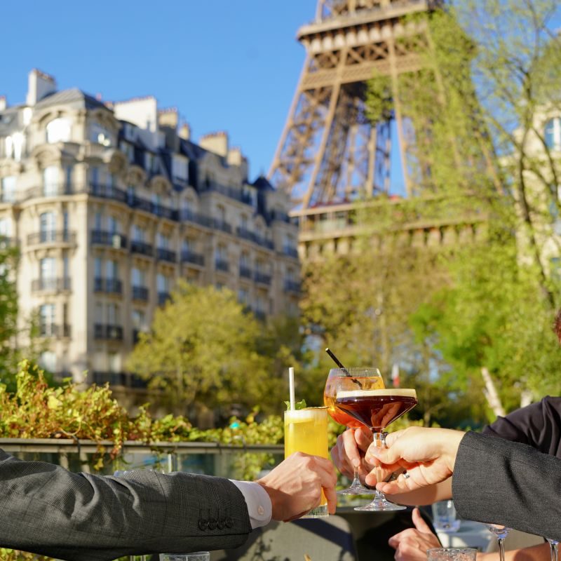Pullman Paris Tour Eiffel — Bars sur les toits avec vue panoramique — Paris