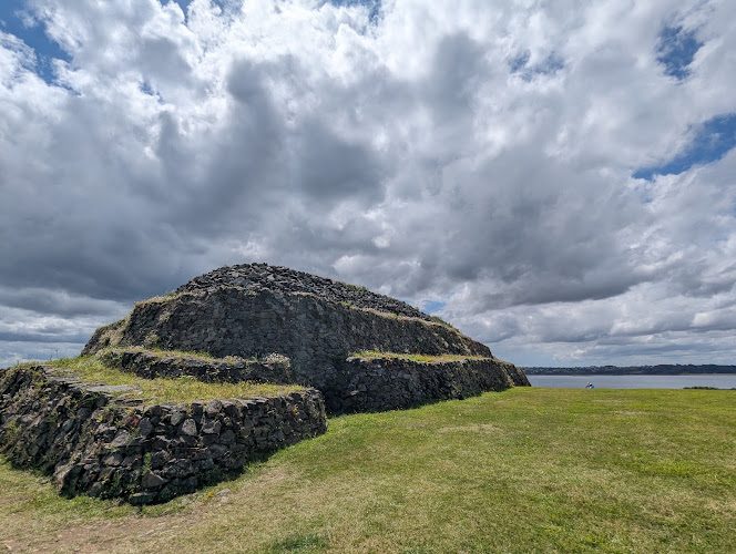 Cairn de Barnenez – visite du monument mégalithique à Plouezoc’h — Patrimoine — Plouezoc'h