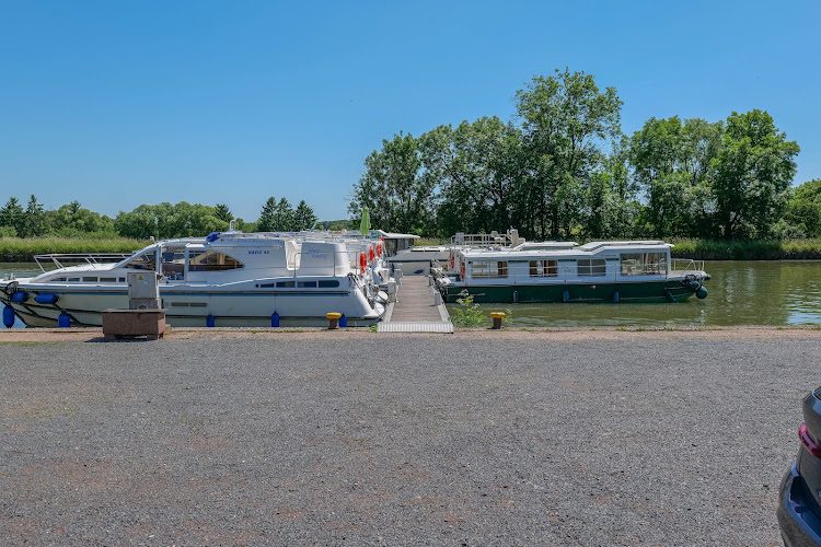 Navig’France - bateau habitable sans permis à Lagarde — Location de bateaux sans permis — Lagarde