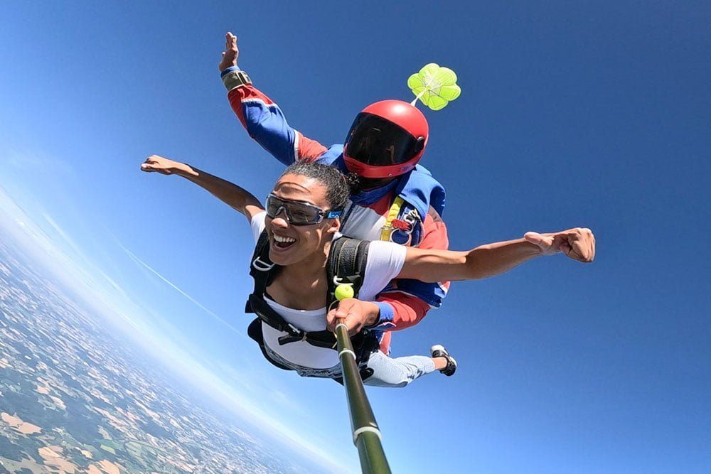Air Adrénaline - Saut en parachute à Tarbes-Laloubère — Saut en Parachute - Tandem — Laloubère