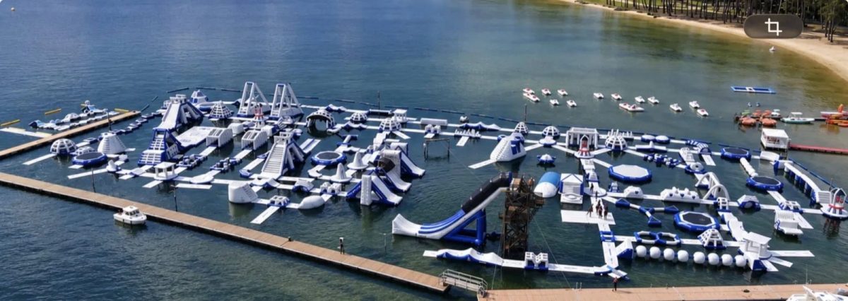 AquaPark Biscarrosse – parc aquatique gonflable — Biscarrosse