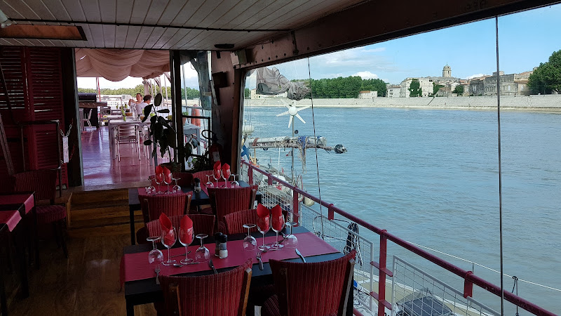 La Péniche — Restaurants insolites — Arles