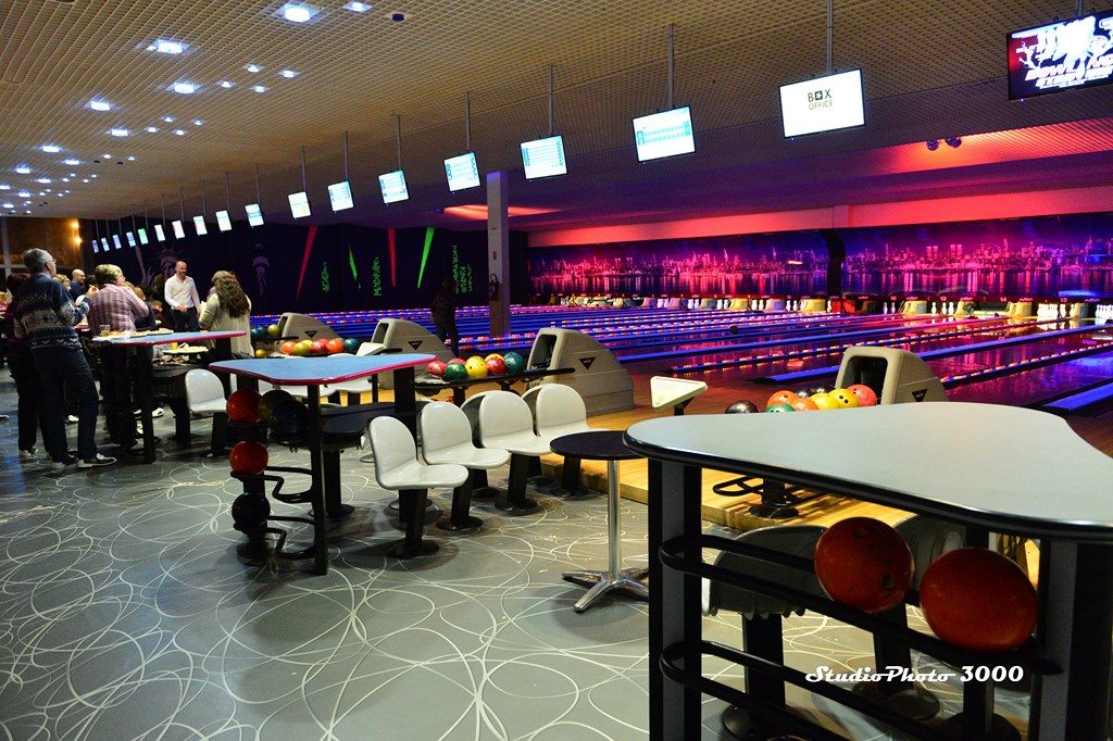Bowling Stadium Colomiers - Laser Game - Quiz Game - Karaoké Box - Restaurant - Billard - Club — Colomiers