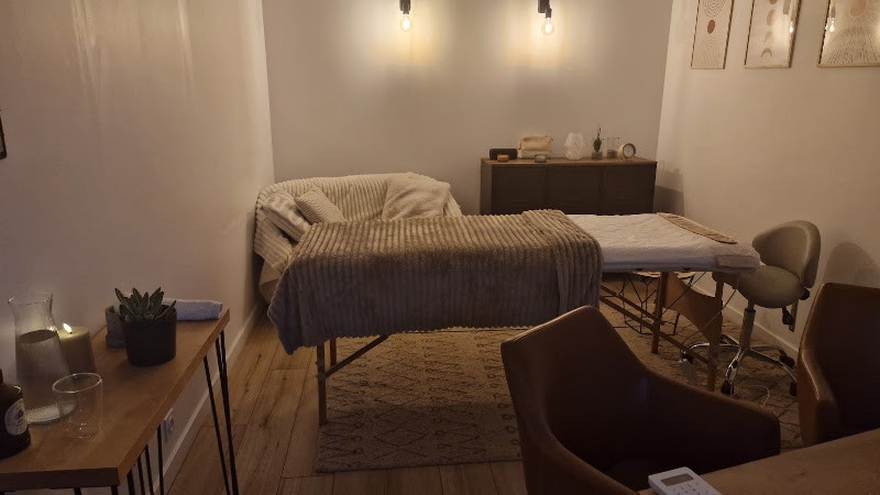 Joli Minois - Massage Kobido Bordeaux | Facialiste Experte en Institut / A domicile