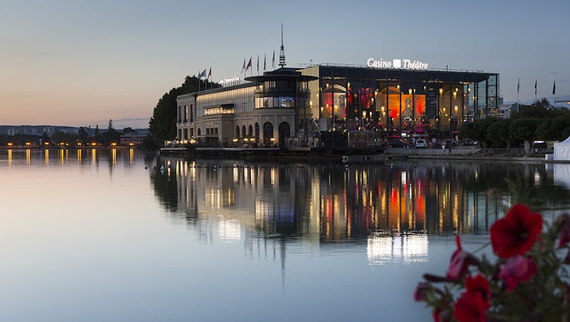 Casino Barrière Enghien-les-Bains — Enghien-les-Bains