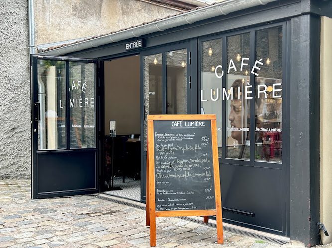 Café Lumière - déjeuner face au Hangar du Premier-Film - Cafés-restaurants dans des lieux culturels & artistiques - Lyon