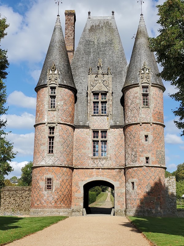 Château de Carrouges — Patrimoine — Carrouges