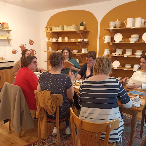 Les Poterieurs café céramique — Auray