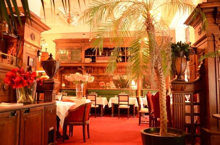 Le Cintra – Brasserie historique & piano-bar jazz à Lyon — Dîners-spectacles et théâtre gastronomique — Lyon
