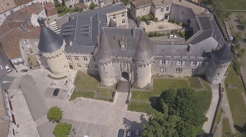 Château de Jonzac — Patrimoine — Jonzac