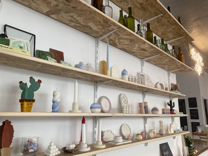 Étagère café — Cafés créatifs & ateliers DIY — Paris