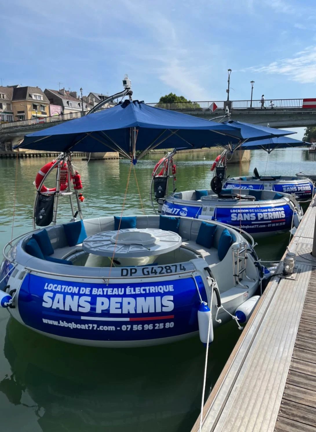 BBQ Boat 77 - bateau barbecue sans permis sur la Marne à Lagny-sur-Marne
