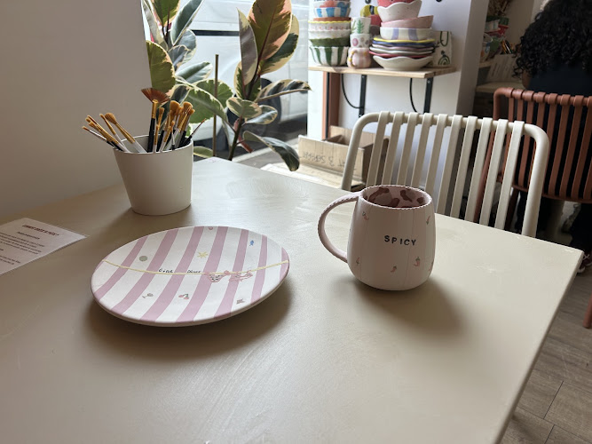 Terre de Couleurs - Café Céramique — Cafés céramique & peinture sur céramique — La Talaudière