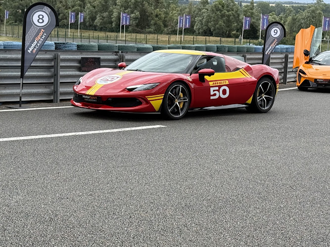 Circuit de Magny Cours - Motorsport Academy — Stage de pilotage Ferrari, Lamborghini, Porsche, Aston Martin,... — Magny-Cours