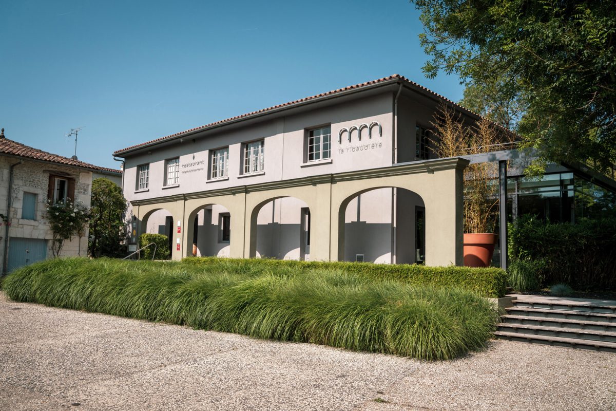La Ribaudière — table étoilée à Bourg-Charente — Tables gastronomiques & étoilées — Bourg-Charente