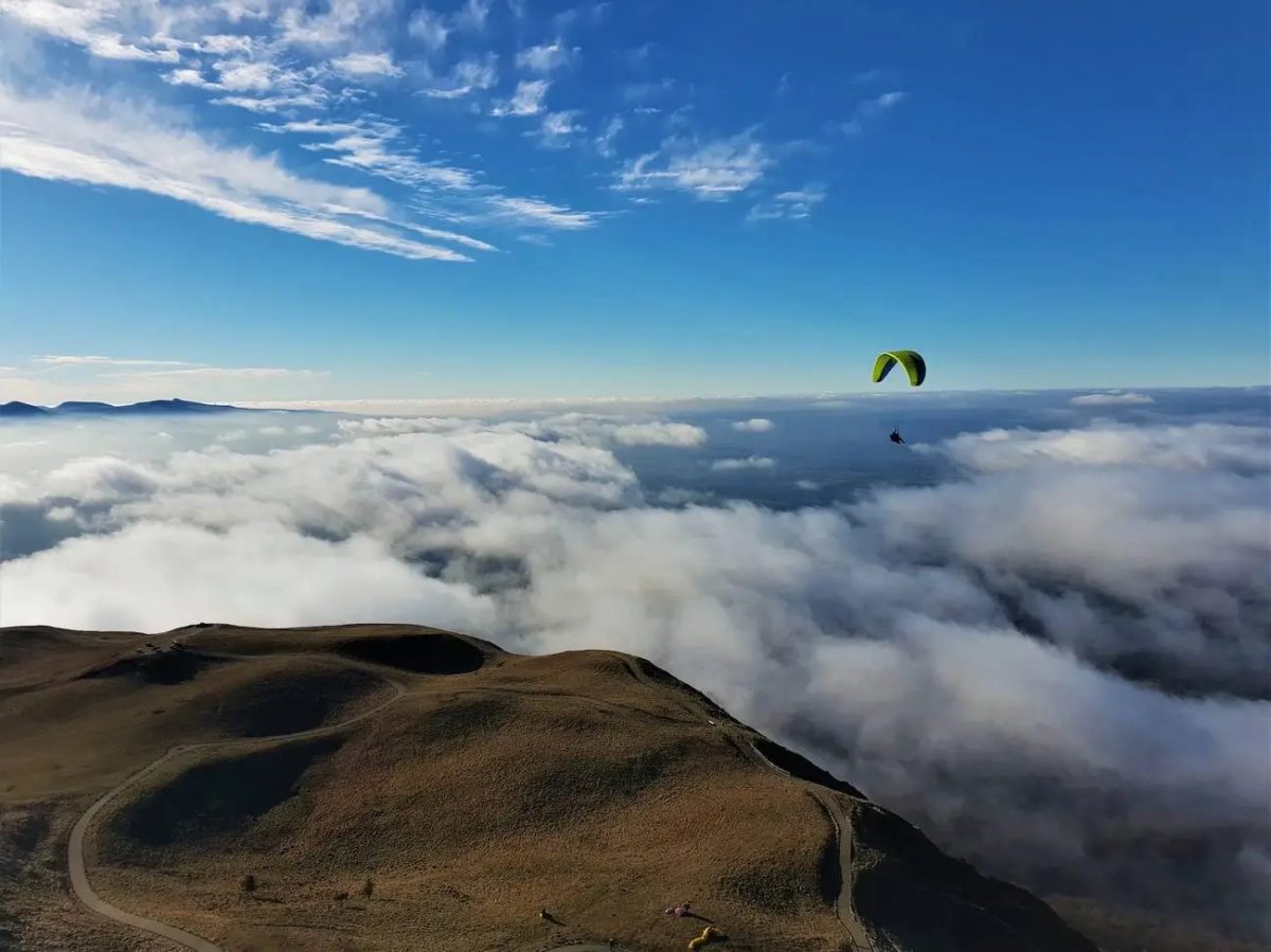 Absolu Parapente Puy de Dome — Baptême en parapente — Orcines