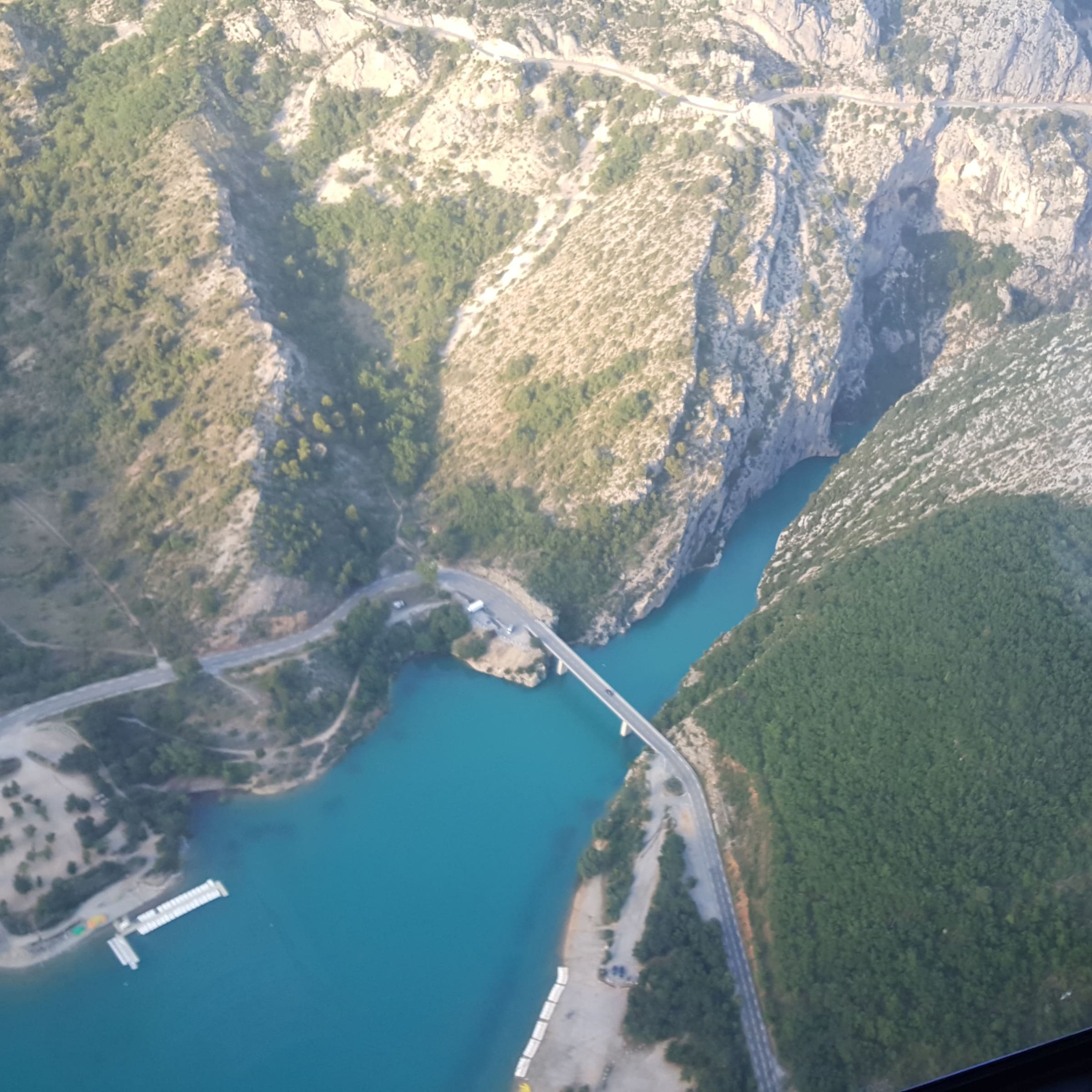 Vol en hélicoptère au-dessus des Gorges du Verdon