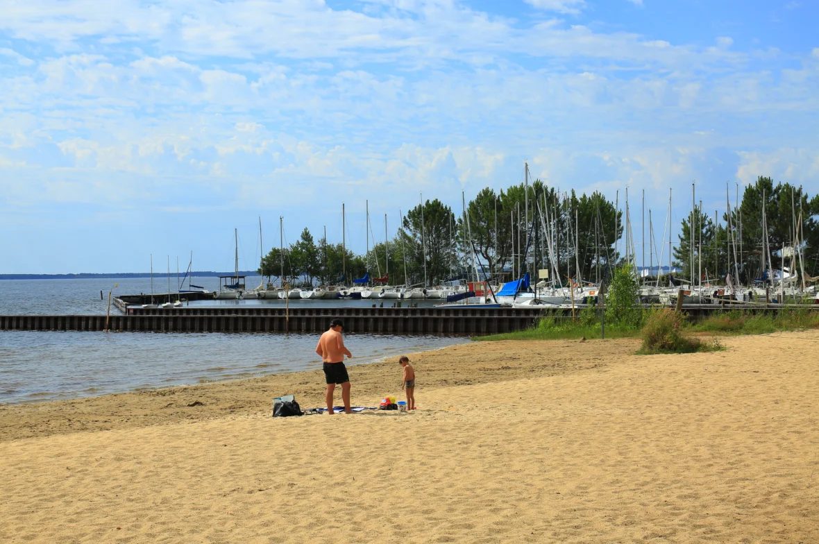 Plage de Cazaux-Lac - baignade familiale au pied des pins - Plages, Lacs & Lieux de loisirs nautiques - La Teste-de-Buch