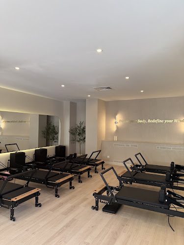Define Studio Nice — Pilates Reformer — Nice