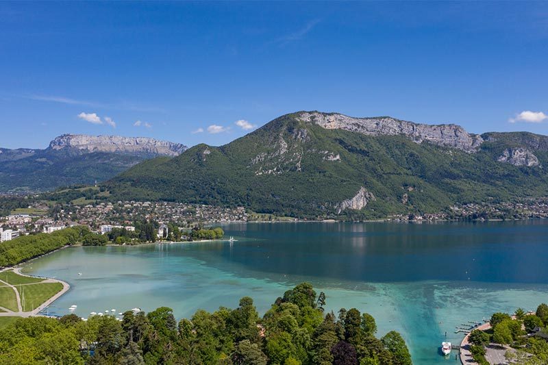 Bleu Impérial - terrasse sur le lac et galerie des Bleus du Lac - Restaurants avec vue - Annecy