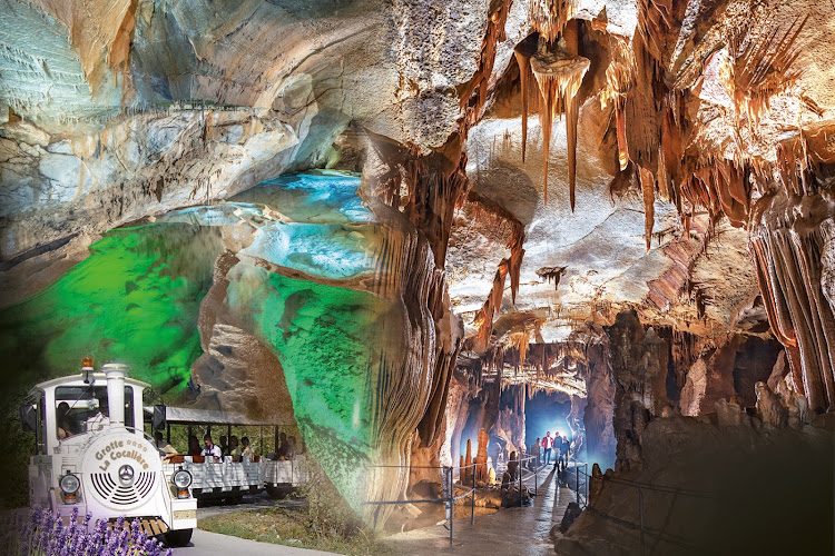 Grotte de la Cocalière - 1 h sous terre et retour en petit train — Visite de grottes & gouffres — Courry