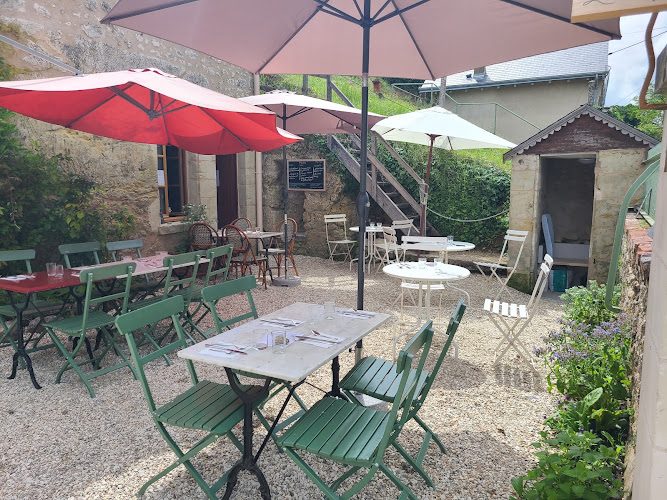 L'Esperluette — Repas dans une grotte aménagée — Lussault-sur-Loire