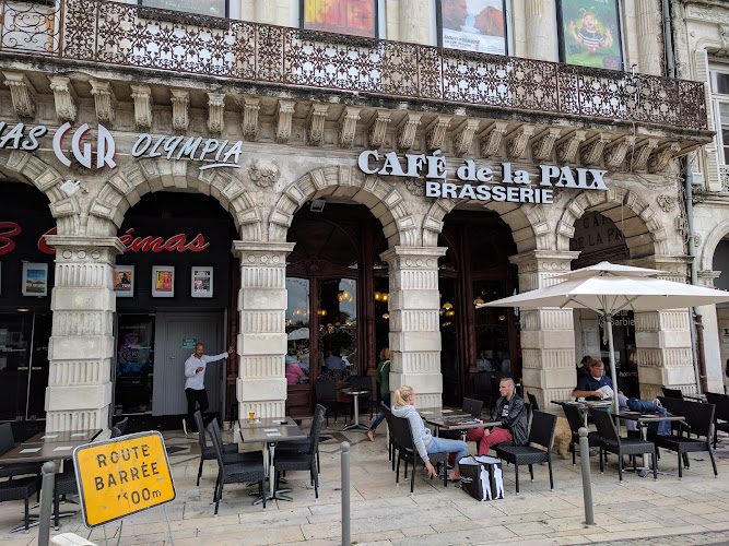 Café de la Paix - café historique au décor Belle Époque à La Rochelle — Restaurants dans un lieu historique & patrimonial — La Rochelle