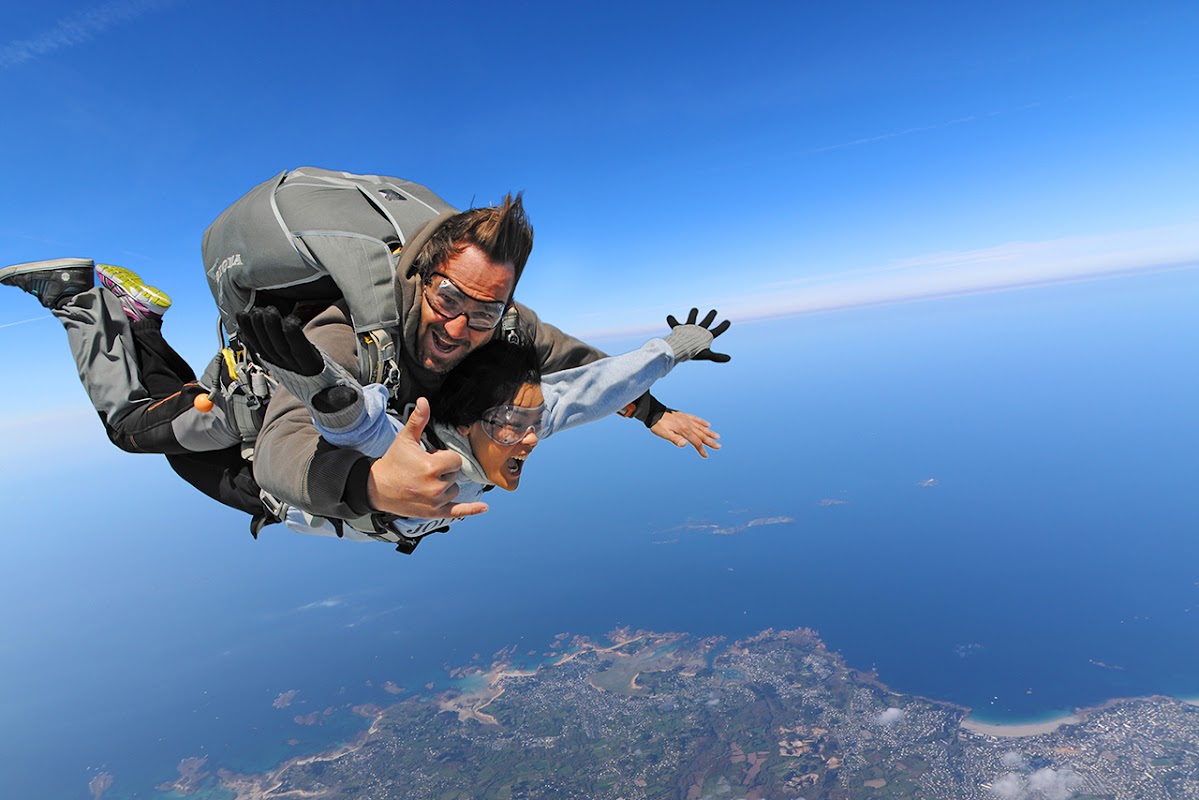 Septième Ciel Parachutisme — Saut en Parachute - Tandem — Lannion