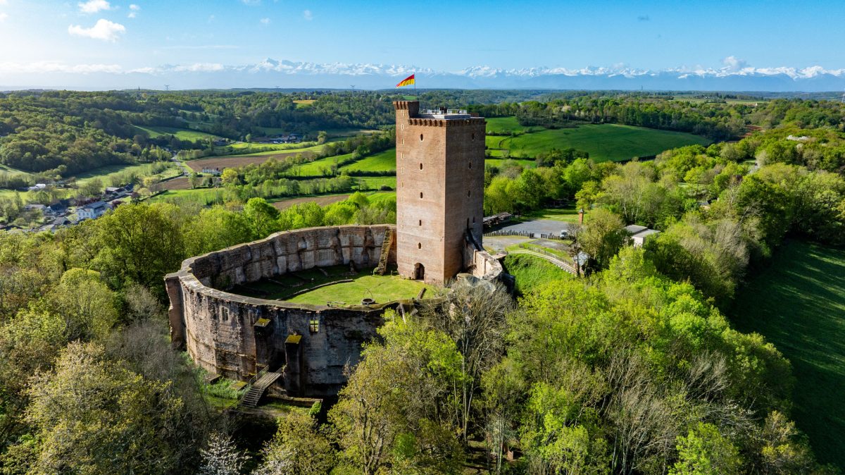 Château des Enigmes de Montaner — Visiter un château — Montaner