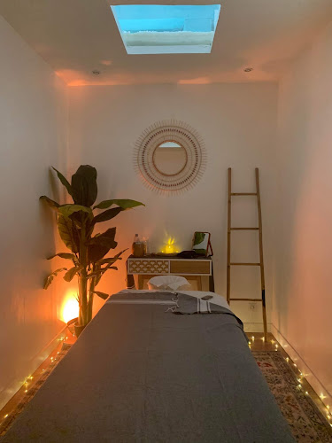 Vanessa Ceyrolle | Massages & Formations | Lyon 6 — Atelier massage & automassage — Lyon