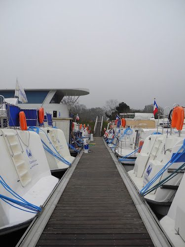 Les Canalous Pontailler-sur-Saône - bateau habitable sans permis en Bourgogne — Location de bateaux sans permis — Pontailler-sur-Saône
