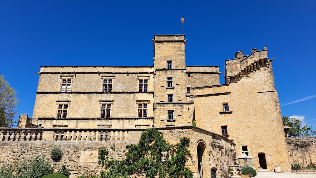 Château de Lourmarin — Patrimoine — Lourmarin
