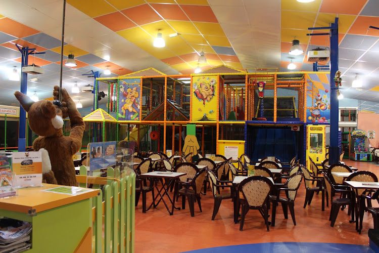 Complexe de loisirs de la Forêt de Goupil — Arcade et Aires de jeux en intérieur pour adultes & enfants — Bois-de-Haye