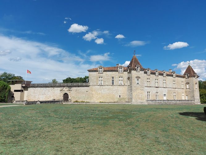 Château Royal de Cazeneuve — Préchac