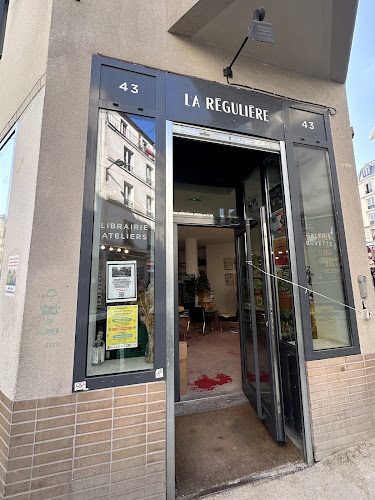 La Régulière - café, édition indépendante et arts graphiques - Cafés-librairies & salons de thé littéraires - Paris