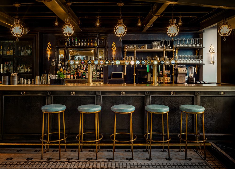 Le Bateleur — Bar insolite — Nice