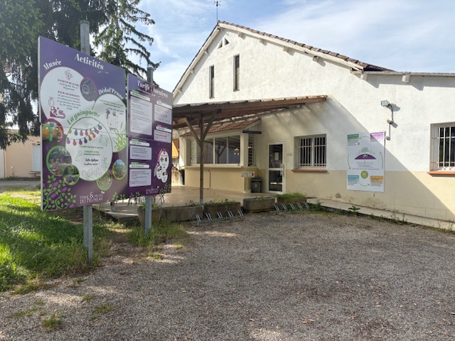 Ferme et Musée du Pruneau — du verger à la dégustation à Lafitte-sur-Lot — Rencontre & dégustation chez le producteur — Lafitte-sur-Lot