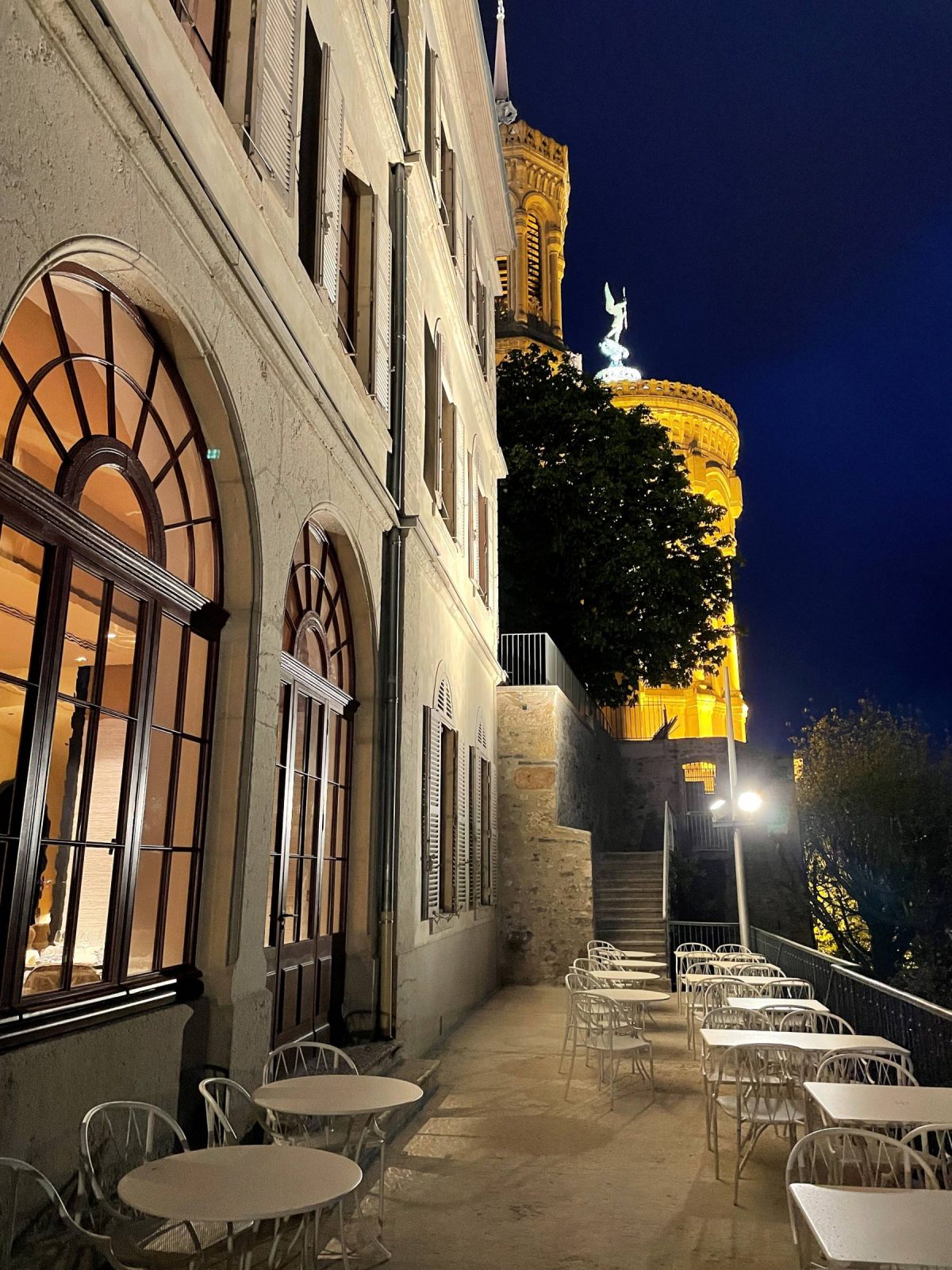 Bulle – Table panoramique de Guy Lassausaie à Fourvière — Restaurants avec vue — Lyon