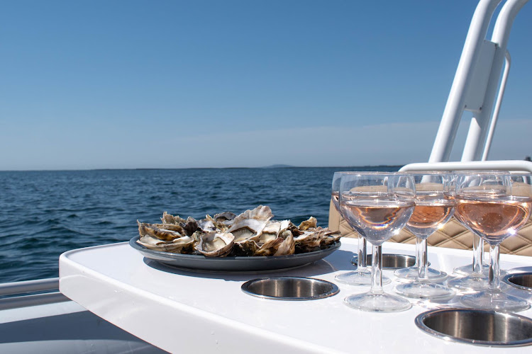 Horizon Thau - Excursion en bateau — Dîner-croisière & croisière gourmande — Marseillan