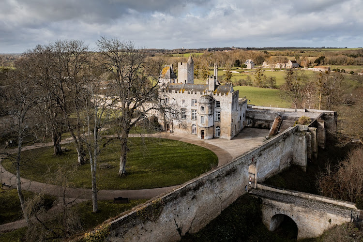 Château médiéval de Creully - Musée de la radio — Visiter un château — Creully sur Seulles