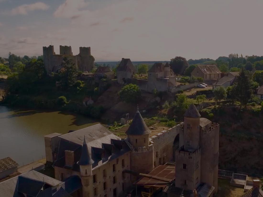 Château de Bourbon-l'Archambault — Visiter un château — Bourbon-l'Archambault