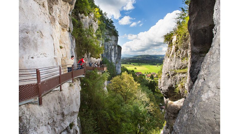 Grottes de Saint-Christophe - deux grottes et passerelle à 25 m sur la voie Sarde — Visite de grottes & gouffres — Saint-Christophe