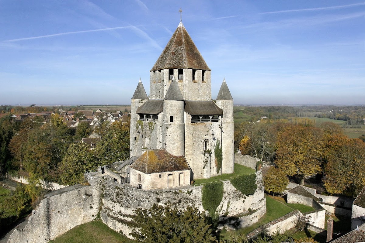 Tour César - Cité médiévale de Provins — Patrimoine — Provins