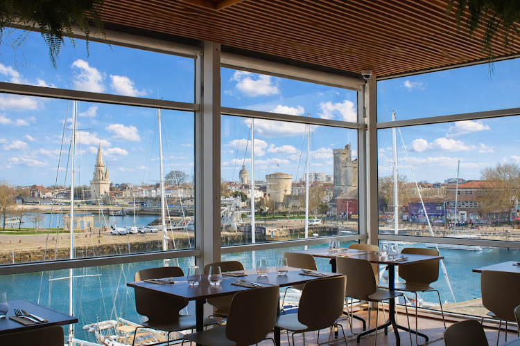 Brasserie Là-Haut – Vue sur le Vieux Port de La Rochelle — Restaurants avec vue — La Rochelle