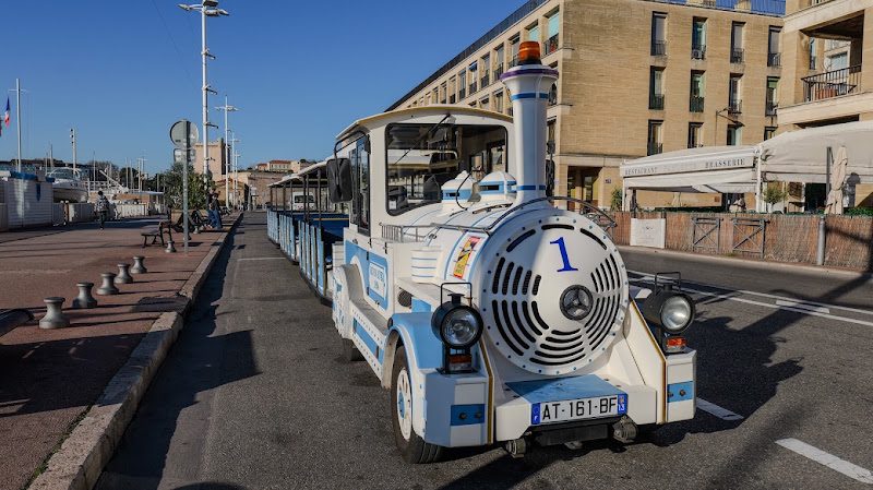 Les Petits Trains de Marseille - Notre-Dame, Panier et circuit d’été au Frioul — Petit train touristique — Marseille