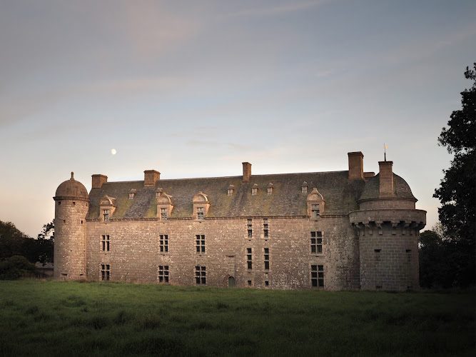 Château de Kergroadez – visite guidée et parc arboré près de Brest — Visiter un château — Brélès