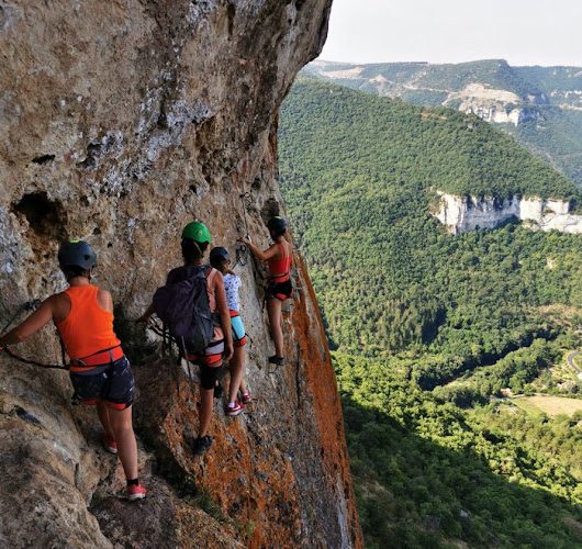 Bureau des Moniteurs Cévennes – Canyoning au Tapoul et dans la Dourbie près de Millau — Mostuéjouls