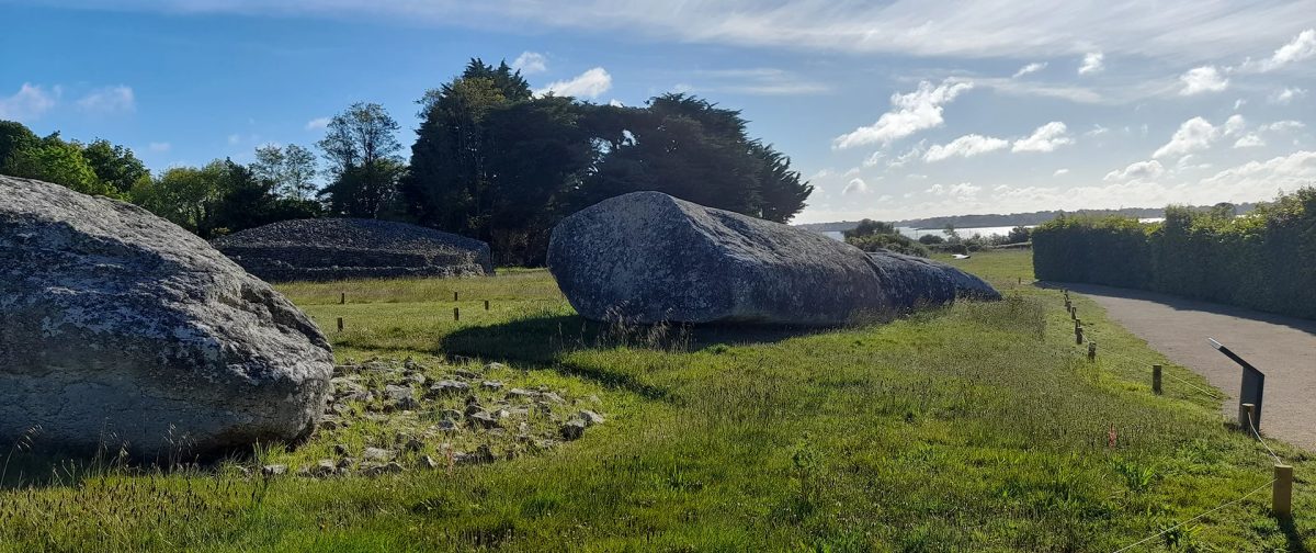 Site des mégalithes de Locmariaquer - Table des Marchands, Grand Menhir et tumulus d’Er Grah — Patrimoine — Locmariaquer
