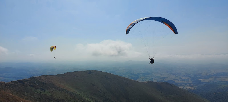Base de loisirs du Baigura: petit train, école de parapente, trottinette tout terrain, Pays Basque, Baigura